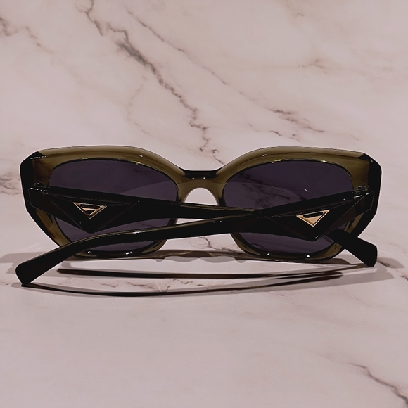 Stylish Black Sunglasses, Brand New - Picture 3 of 6